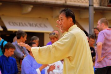 Tai chi ne adultos. Imagen de Gianni Crestani en Pixabay